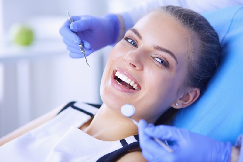 patient visiting dentist in Spring Hill